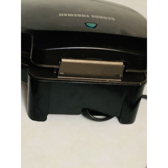 George Foreman 2-Serving Bronze Tough Electric Grill and Panini Press, GR136B - Picture 3 of 4